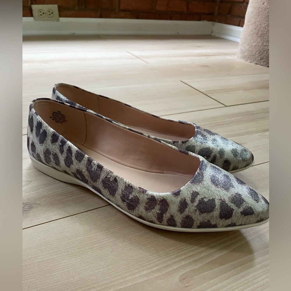 EUC Easy Spirit 360 leopard print women’s size 12 flats